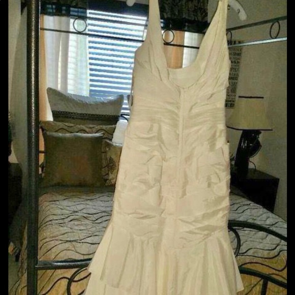 Beautiful Brand New Wedding Dress - Picture 4 of 4